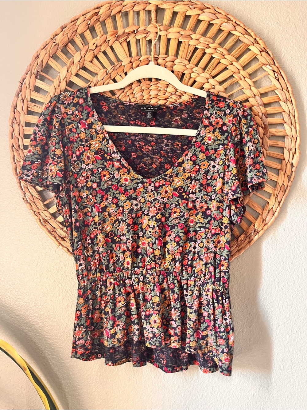 Lucky Brand Black Floral Peplum Short Sleeve Top